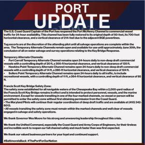 Ein Bild mit der Überschrift PORT UPDATE beschreibt die Wiedereröffnung des Fort McHenry Channels für den kommerziellen Schiffsverkehr. Es enthält Informationen zu temporären Alternativrouten, Sicherheitszonen und Anforderungen für den Schiffsverkehr. Es wird den Einsatz und die Unterstützung von Beamten und Partnern gewürdigt. Enthält Hashtags: #BaltimoreIsBack #ThePortForOurNation.